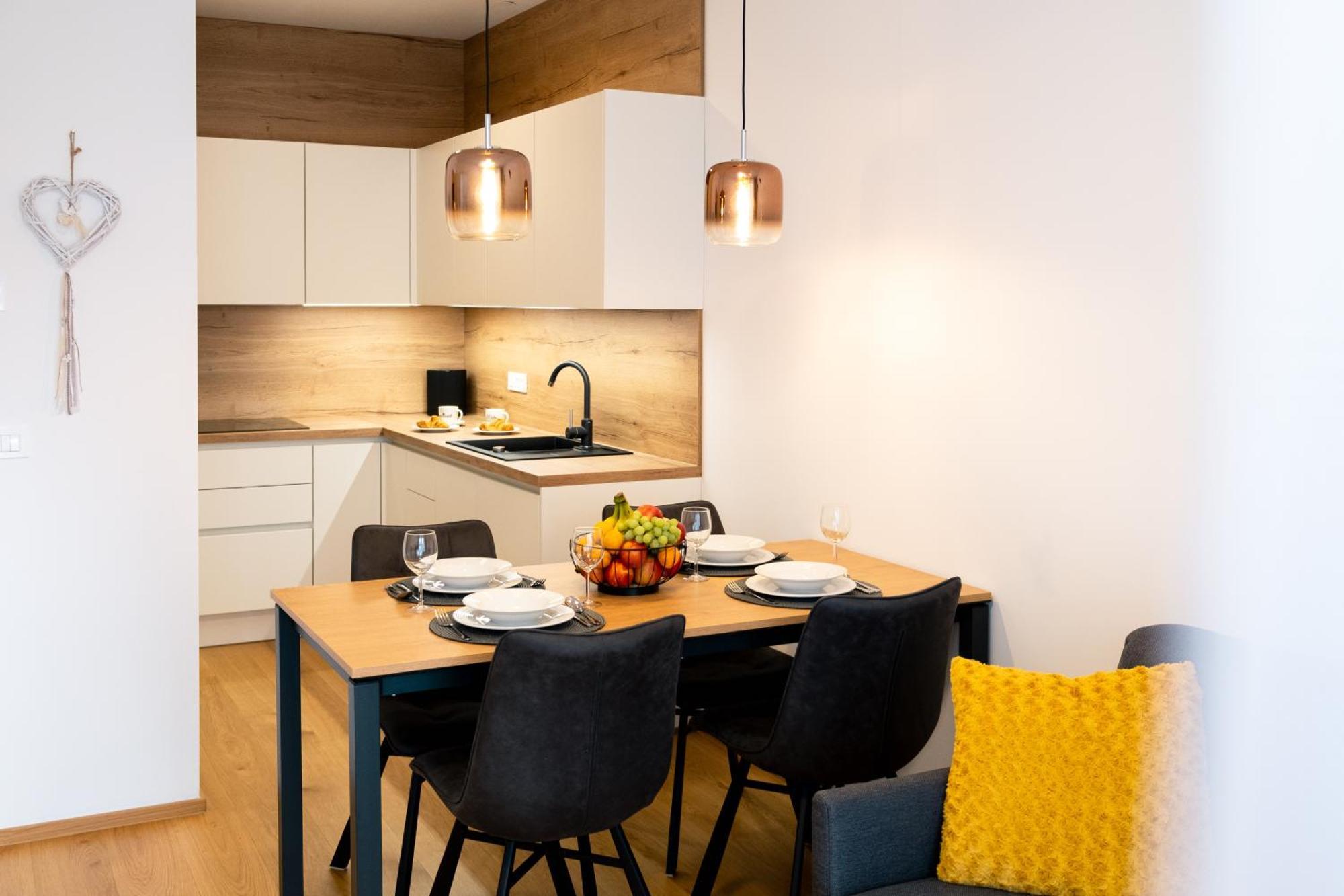 Masarykova Residence - Modern 1-Bedroom In City Center & Free Parking Laibach Exterior foto